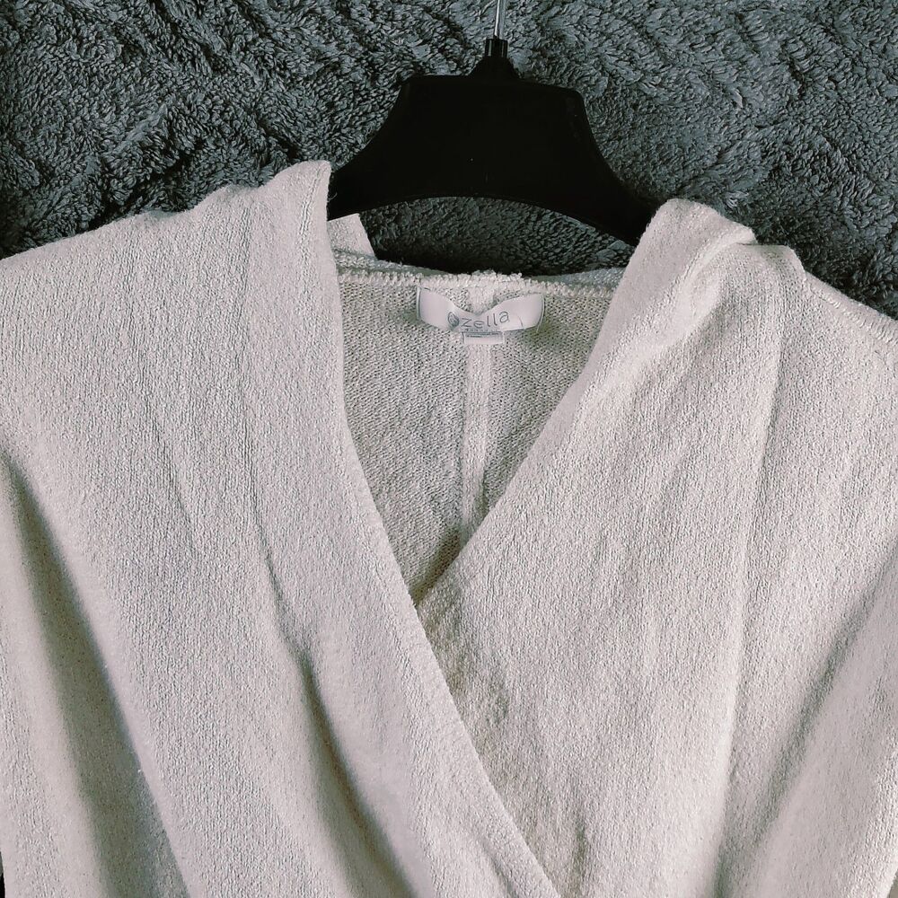 Zella White Hoodie Crossover Size Medium - Picture 2 of 14